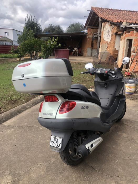 Piaggio X9 scooter maxi scooter