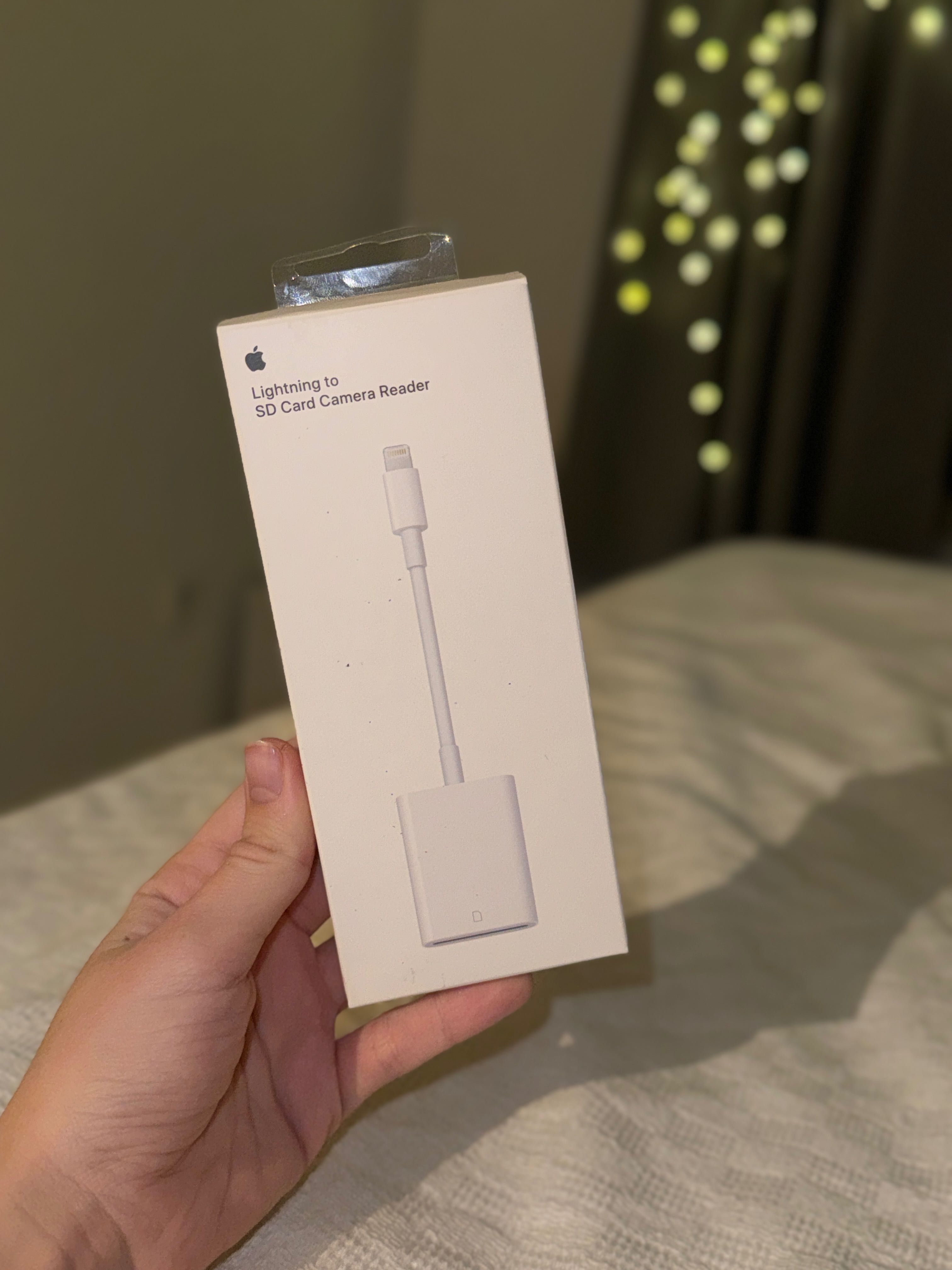 Lightning to
SD Card Camera Reader