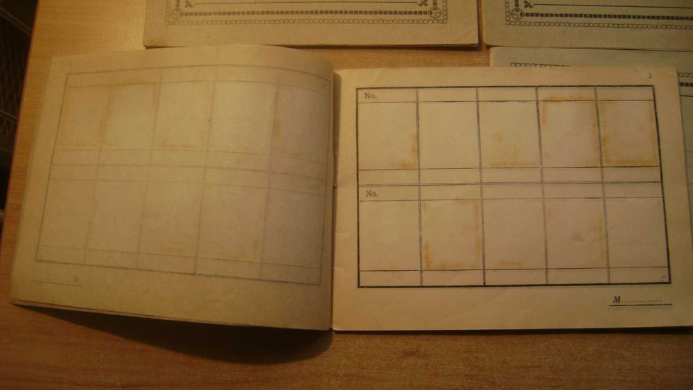 Znaczki pocztowe z podlepką - Album pusty mały przedwojenny = 18 sztuk