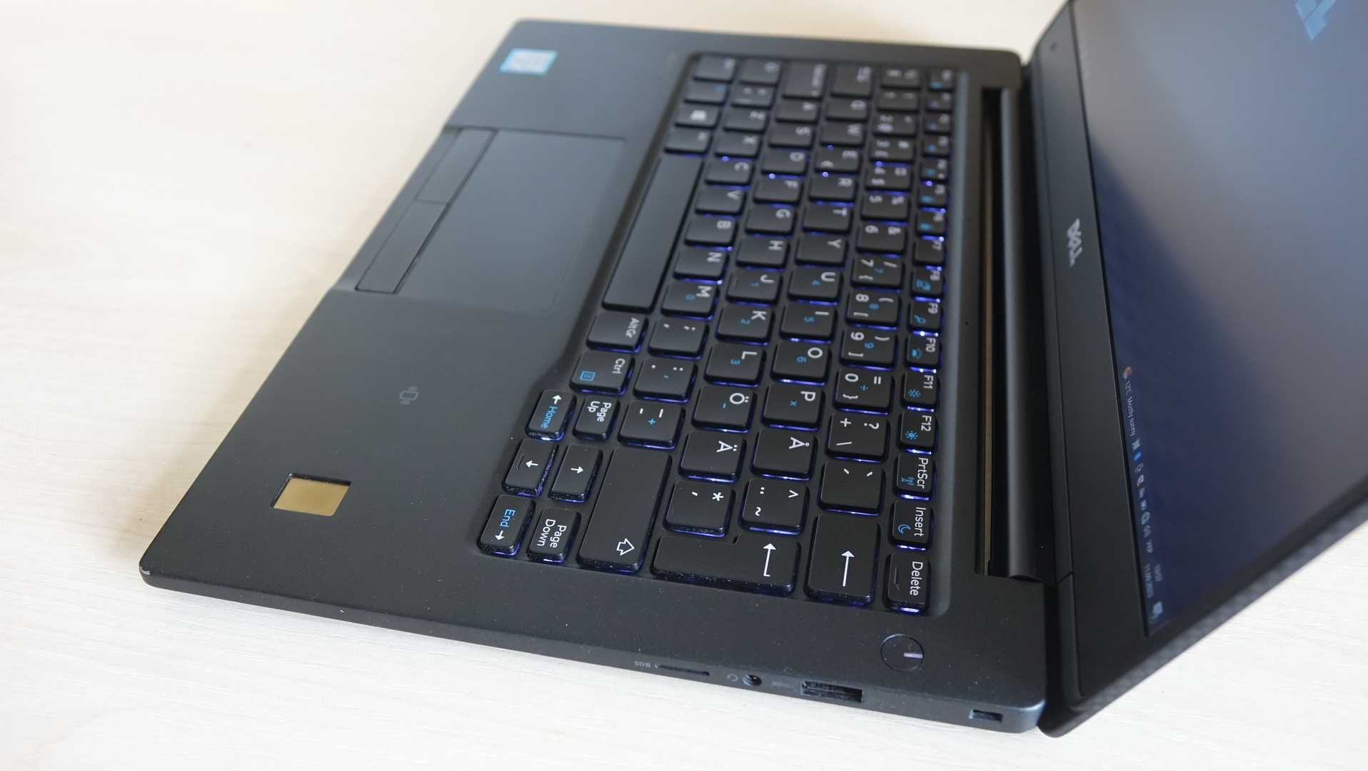 Dell Latitude 7370 Carbon IPS FHD m7-6Y75 16gb 120gb НОВЫЙ SSD диск