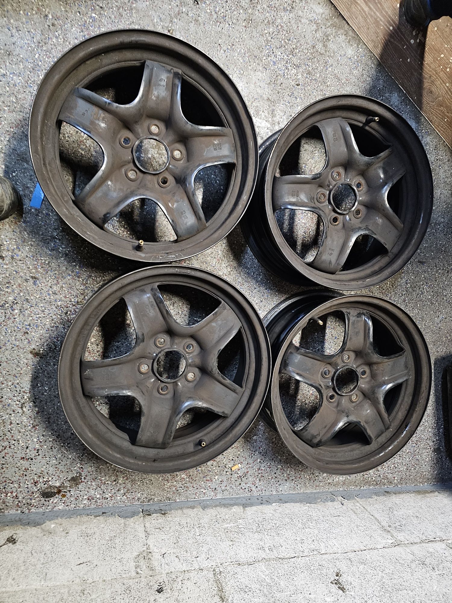 Felgi Stalowe Strukturalne Opel R16 5x110 ET39-6.5J