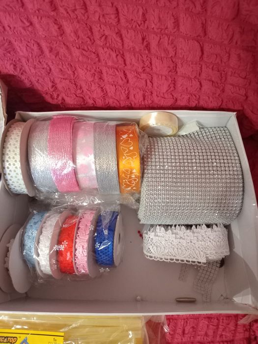 Ленты, стразы, клей.  Если всё купить одним лотом, отдам за 1000гр.