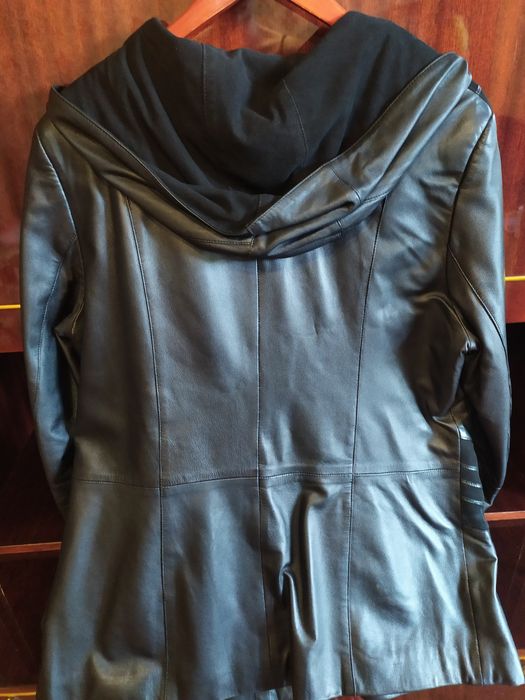 Жіноча шкіряна куртка 57 розмір . Женская кожаная куртка 57 размер
