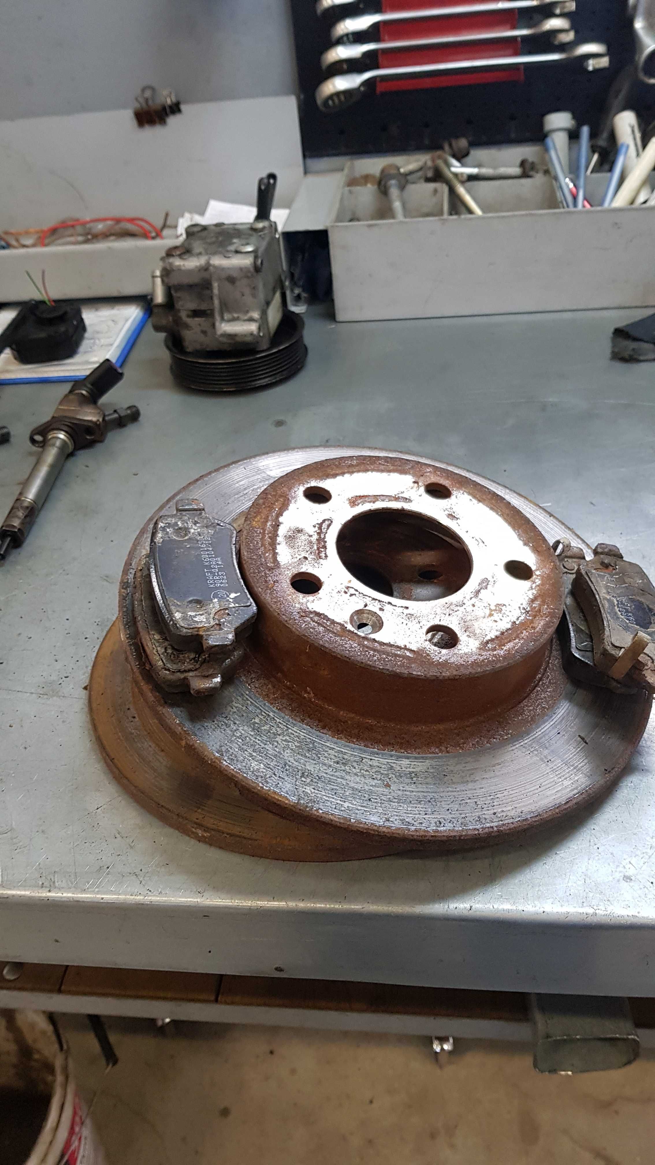 Zafira A 2.0 DTI tarcze hamulcowe klocki