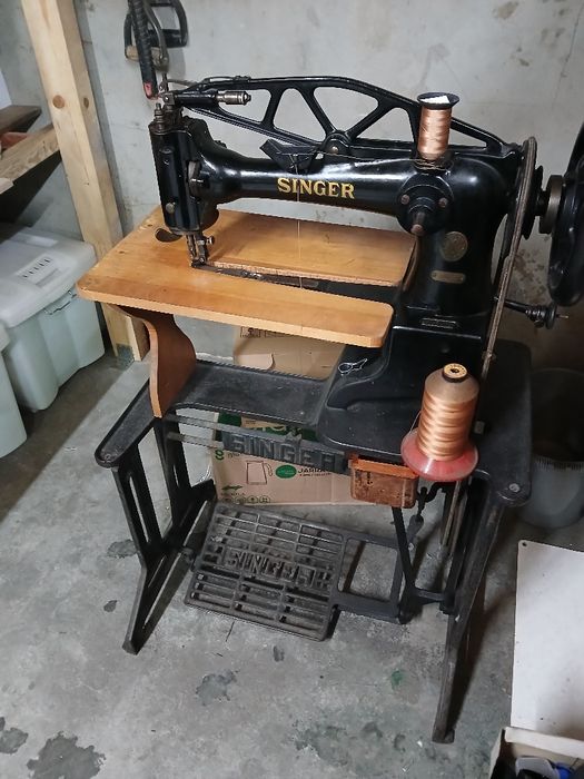 Máquina de costura gaspeadeira 29k singer