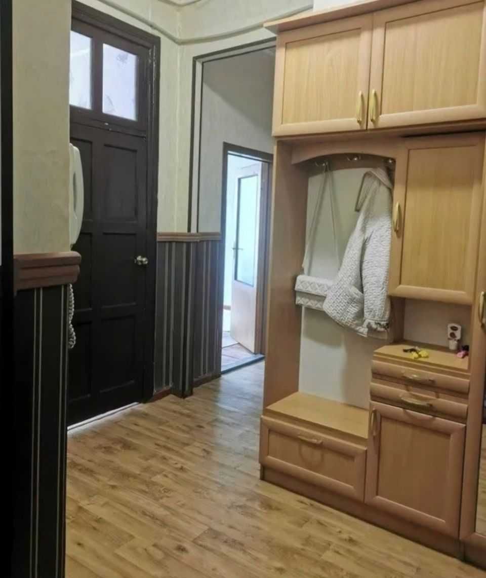 Продам 2-к сталинку (60м2), ул. Воскресенская/Днепр-Арена/центр