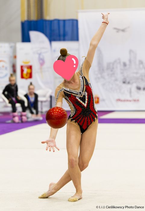 Strój startowy do gimnastyki artystycznej 140-146