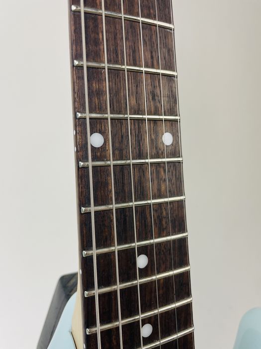 Sterling by Music Man Stingray SR-30 projekt Fender a - zobacz Video