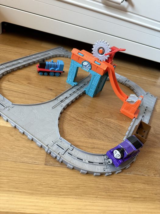 Zestaw Tomek i Przyjaciele Karol w kamieniołomie Fisher Price Pociągi