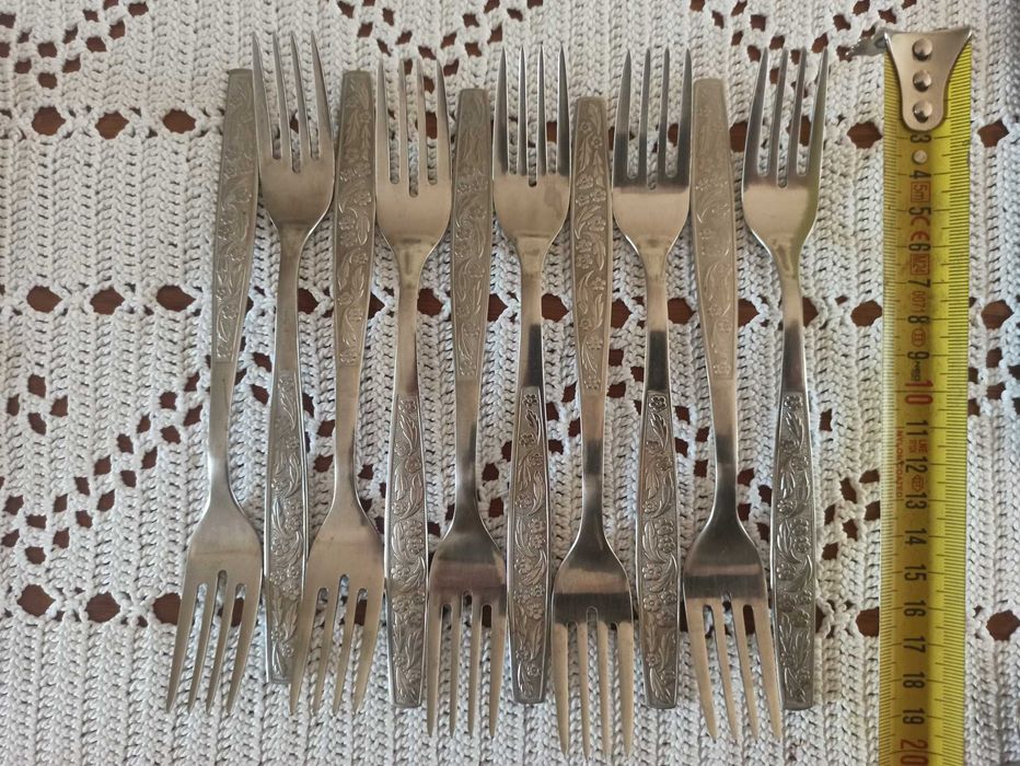 Widelce nierdzewne duże, produkcja ZSRR 9 szt.