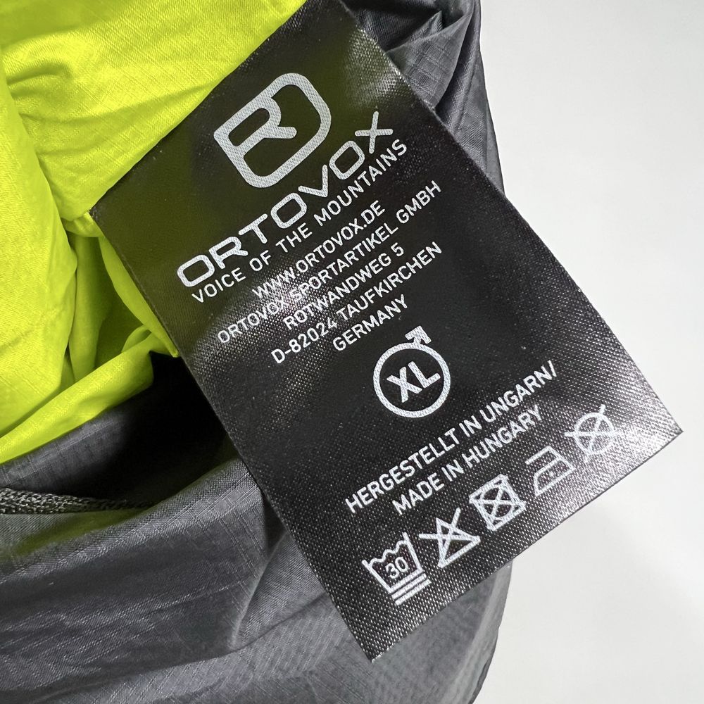 Жилетка /безрукавка двостороння чоловіча Ortovox Light Vest Piz Cartas