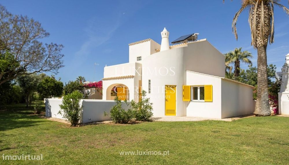 Moradia V3 inserida em condomínio, à venda em Vilamoura, Algarve