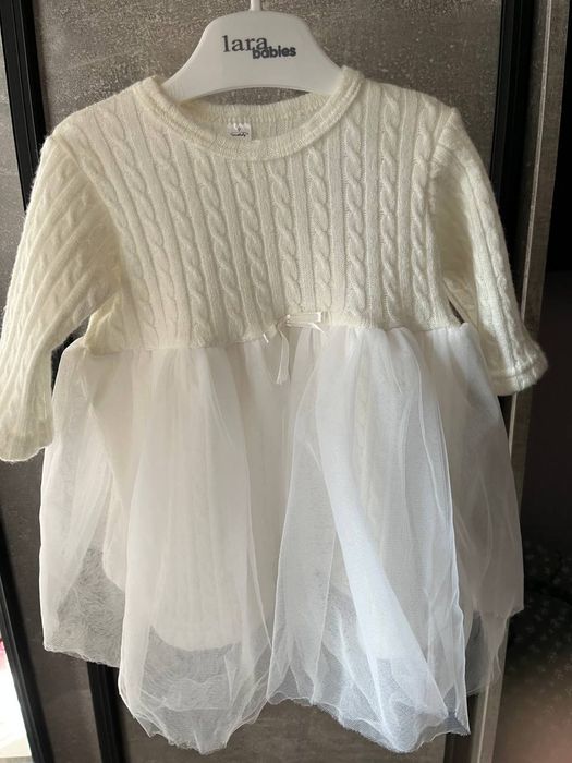 Біле плаття на дівчинку