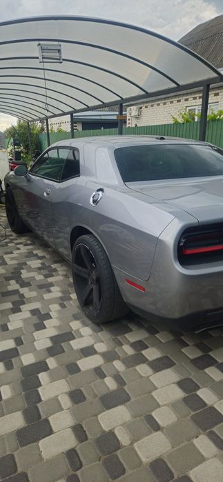 Продам dodge challenger 3.6