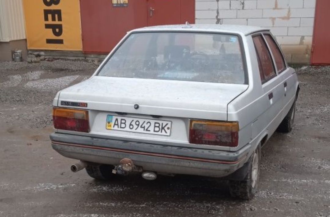 Розборка Рено 9 Renault 9 Двигун КПП