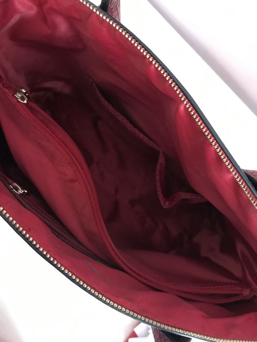 Mala de Senhora Vermelha