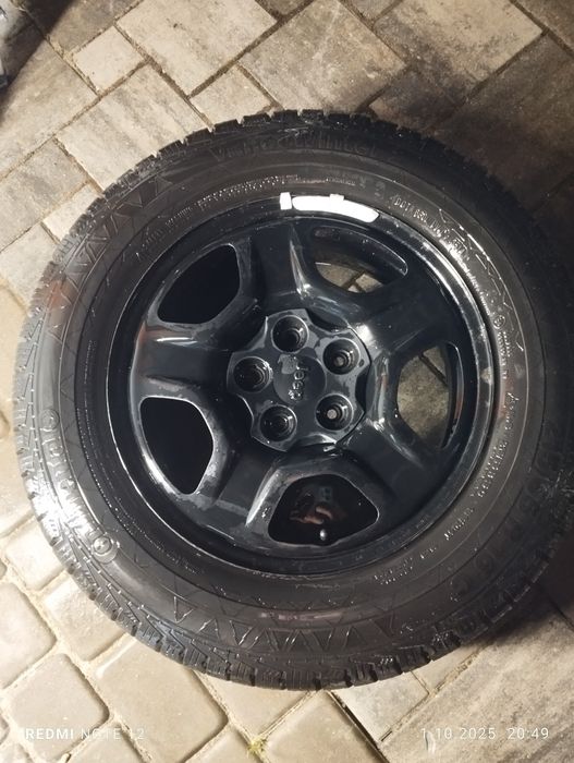Felgi strukturalne + kołpaki Jeep Renegade 5x110 215/65/16C
