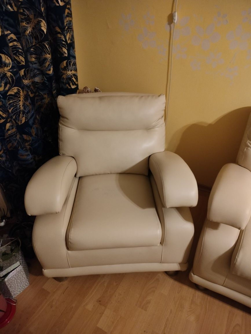 Zestaw wypoczynkowy sofa i fotele eko skóra.