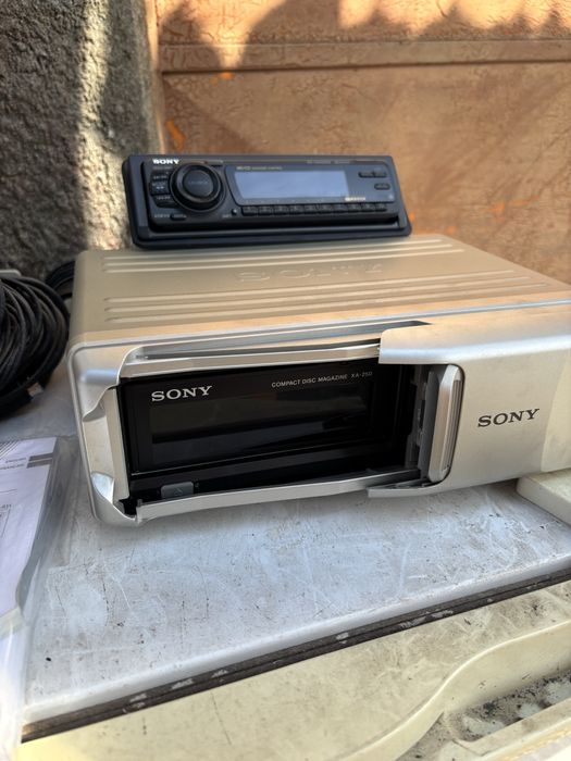 vendo radio sony novo