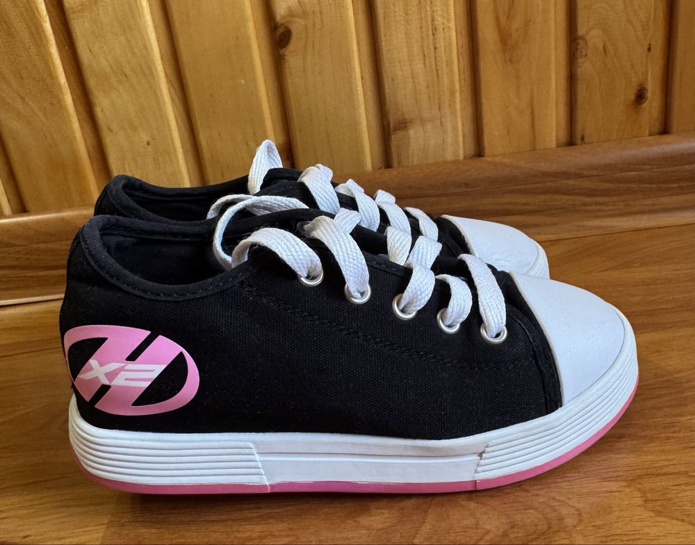 Роликові кросівки Heelys, кросівки на роликах світяться, бутси Umbro