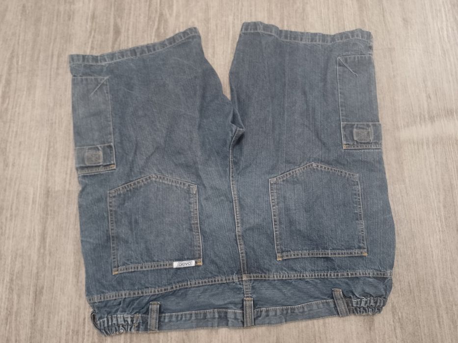 Sprzedam męskie krótkie spodenki jeansowe rozmiar XXXL.