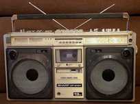 Sharp 9494 boombox magnetofon z lat 80tych