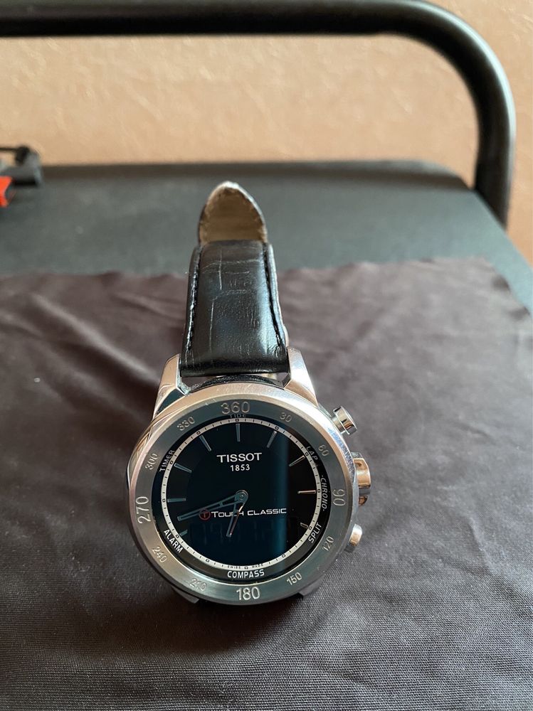 Часы Tissot  T touch