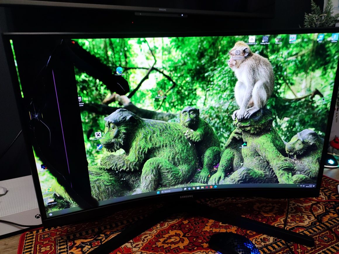 Monitor Samsung z zakrzywionym ekranem