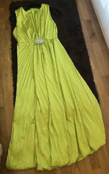 Elegante vestido comprido verde lima com leve plissado