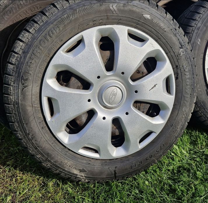 Felgi 14 cali 4x108 z oponami zimowymi kormoran 2023 plus kołpak Forda
