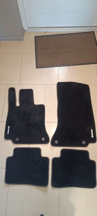 Zestaw oryginalnych dywaników welurowych Mercedes Benz C klasa W206