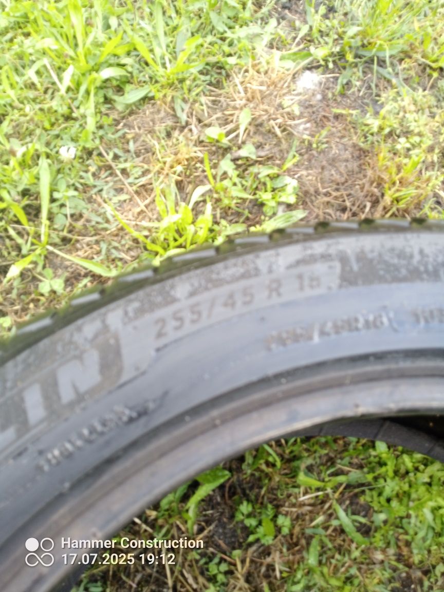Opon Michelin 255/45 R 18