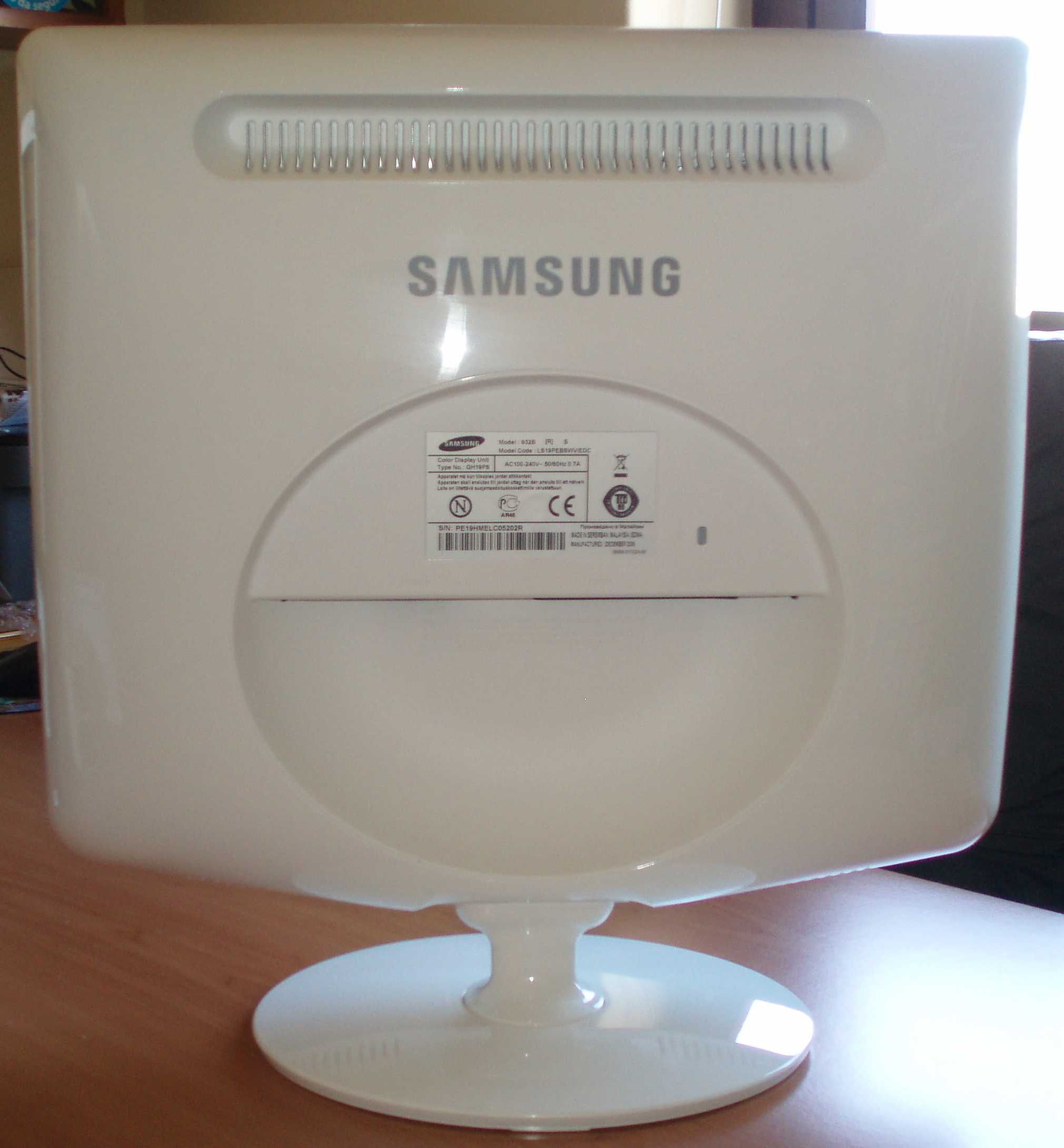 LCD Samsung SyncMaster 932B