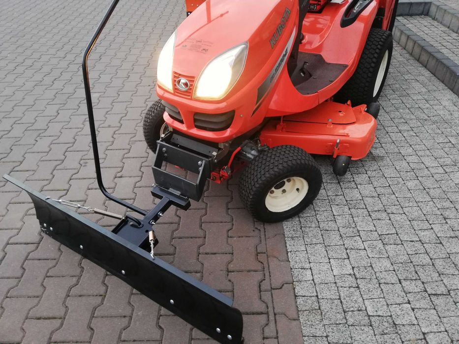 Profesjonalna kosiarka Kubota GR2100II 4x4 diesel z pługiem śnieżnym