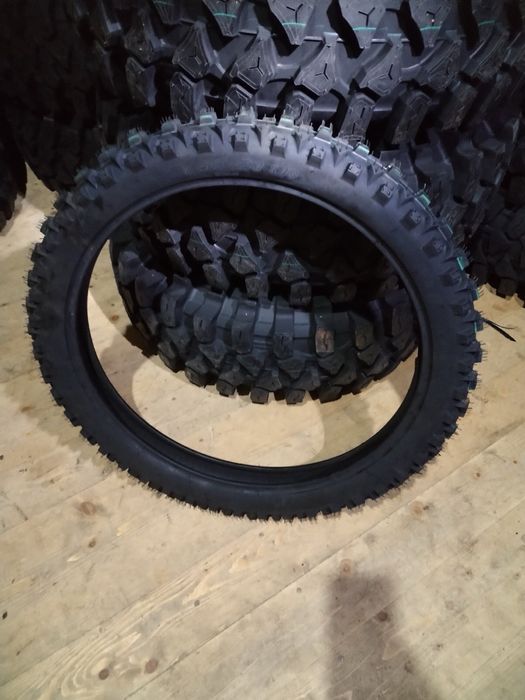 Мото шини колеса