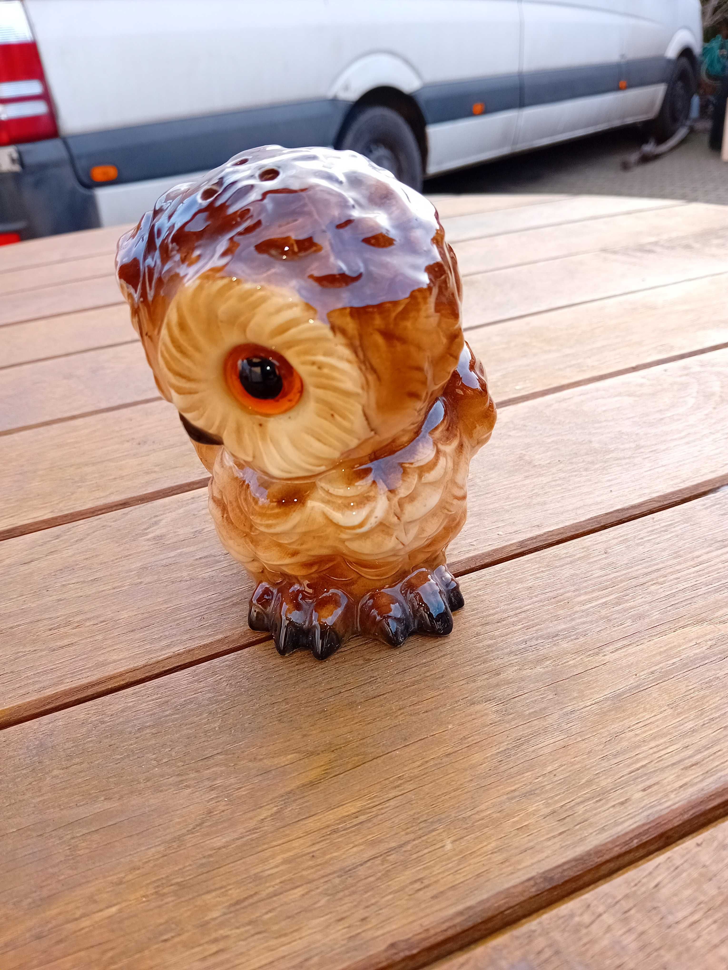 Sowa porcelanowa