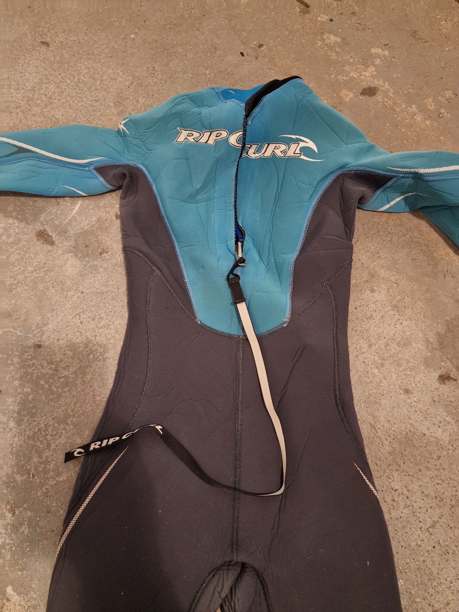 Various wetsuits Fatos surf