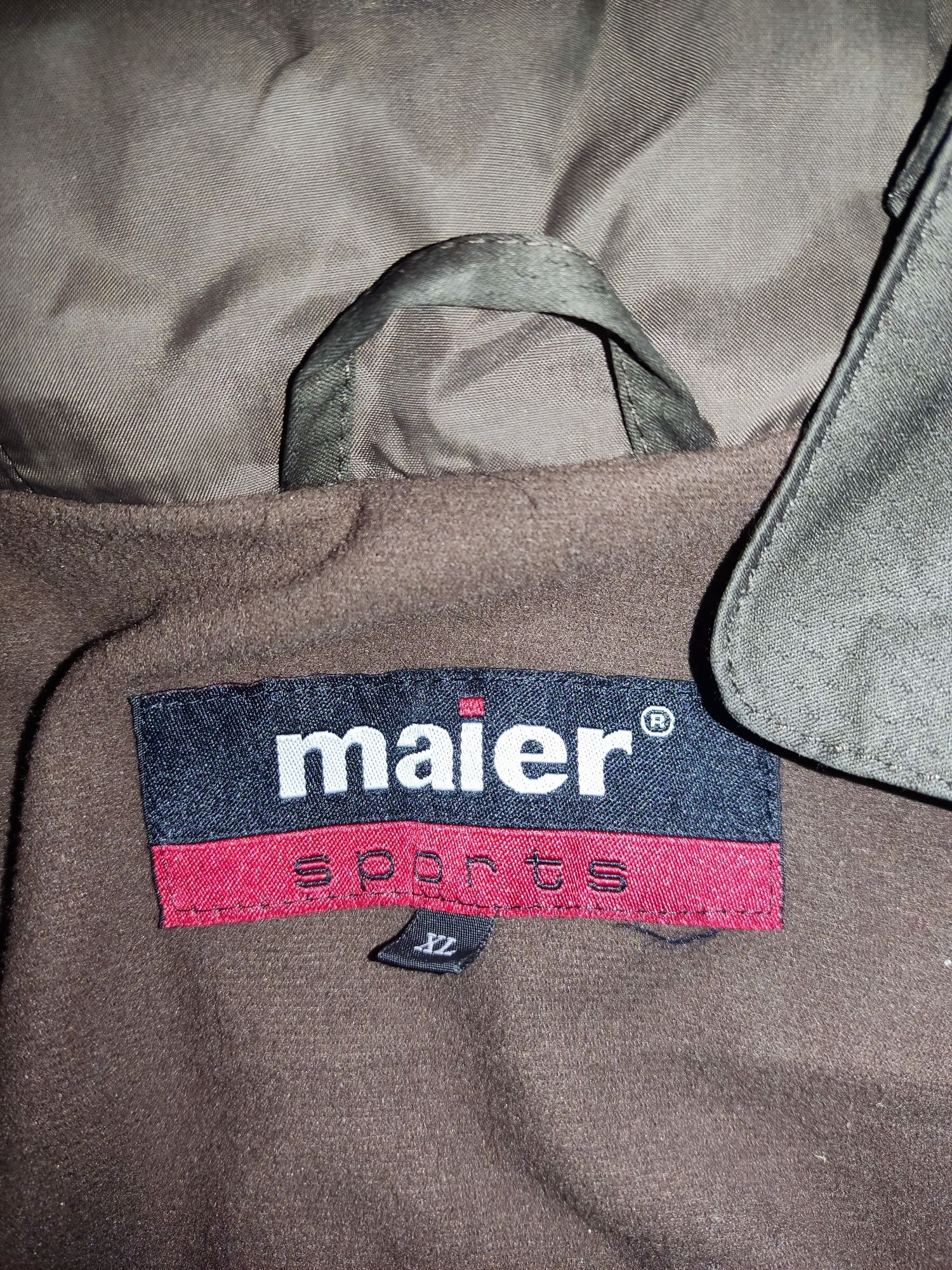 Продается демисезонная спортивная куртка Maier sports 54р.