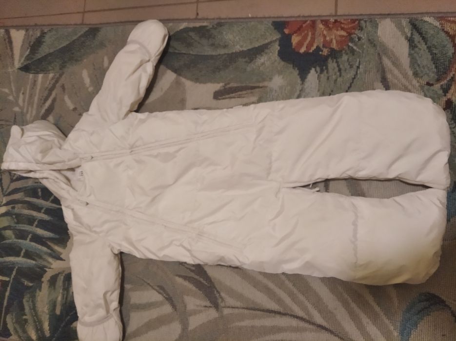 Kombinezon niemowlęcy Gap na 80 cm, 12-18 miesięcy