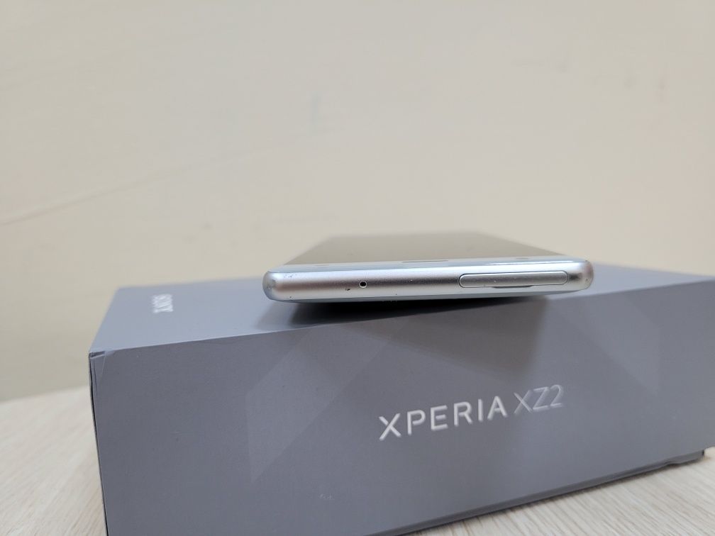 Sony Xperia XZ2 Silver H8216