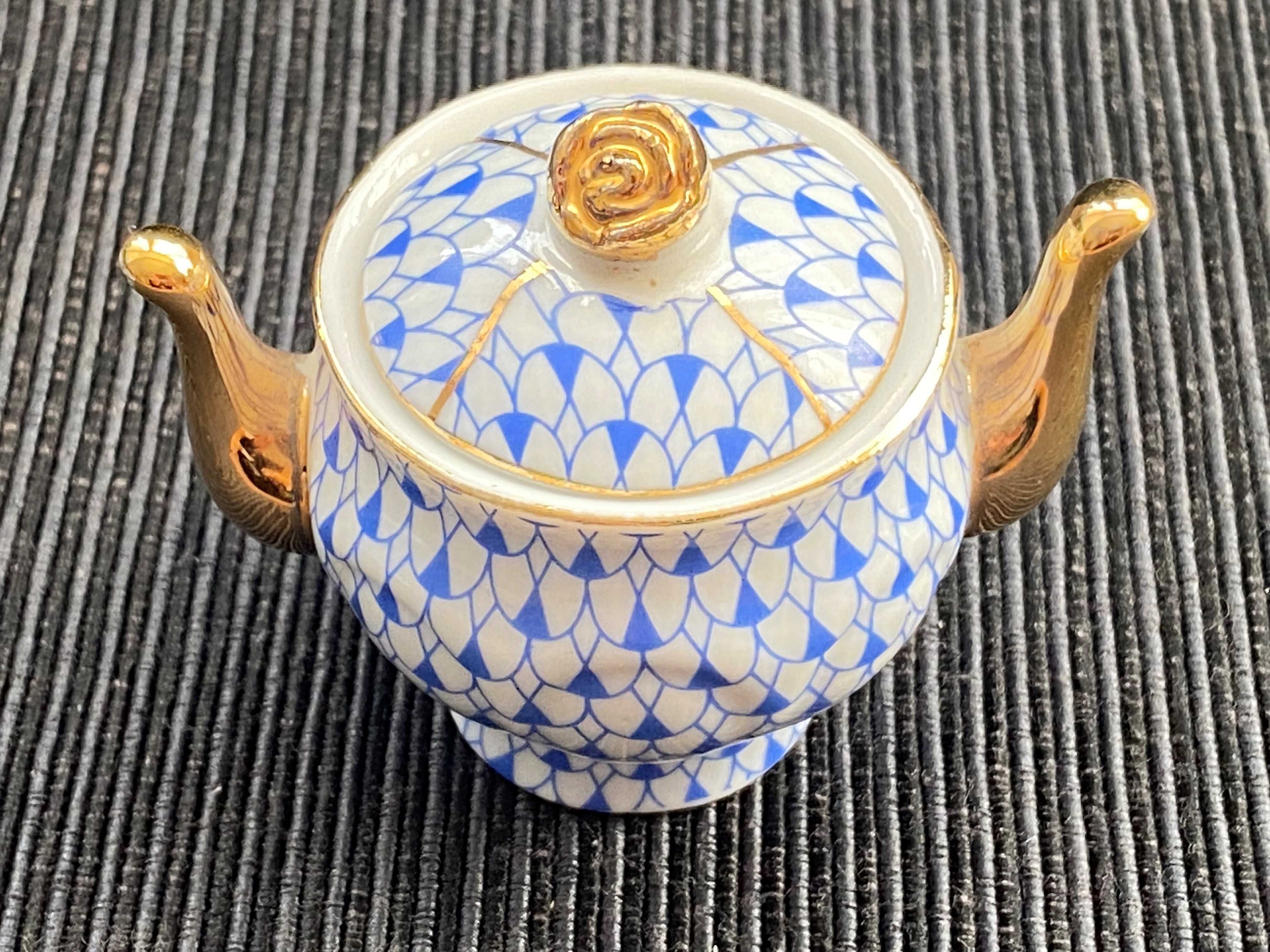 Porcelana  - amfora / waza miniaturka Porcelain Art