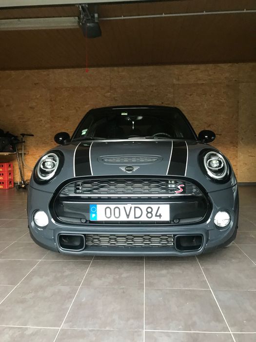 Mini Cooper SD - Potência e Estilo, com Km de Fazer Inveja!