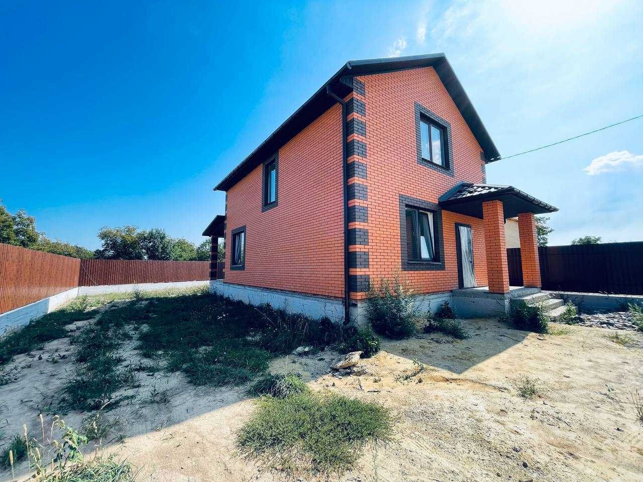 Продаж фасадного 2-х поверхового будинку на Замості!