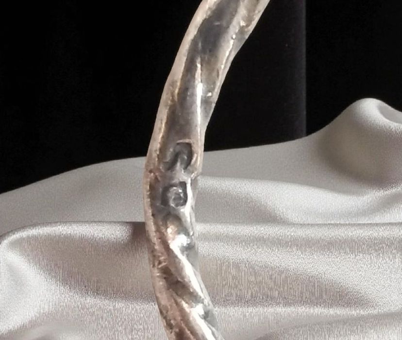 Srebrny pierścionek Juwelia