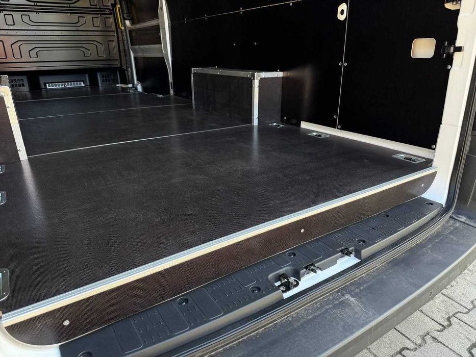 Обшивка вантажного відсіка автомобілля VOLKSWAGEN Crafter