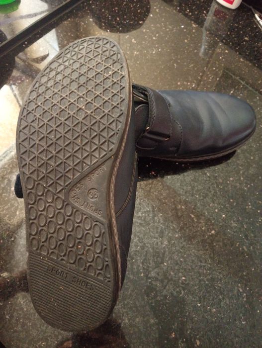 Buty chłopięce eleganckie 36