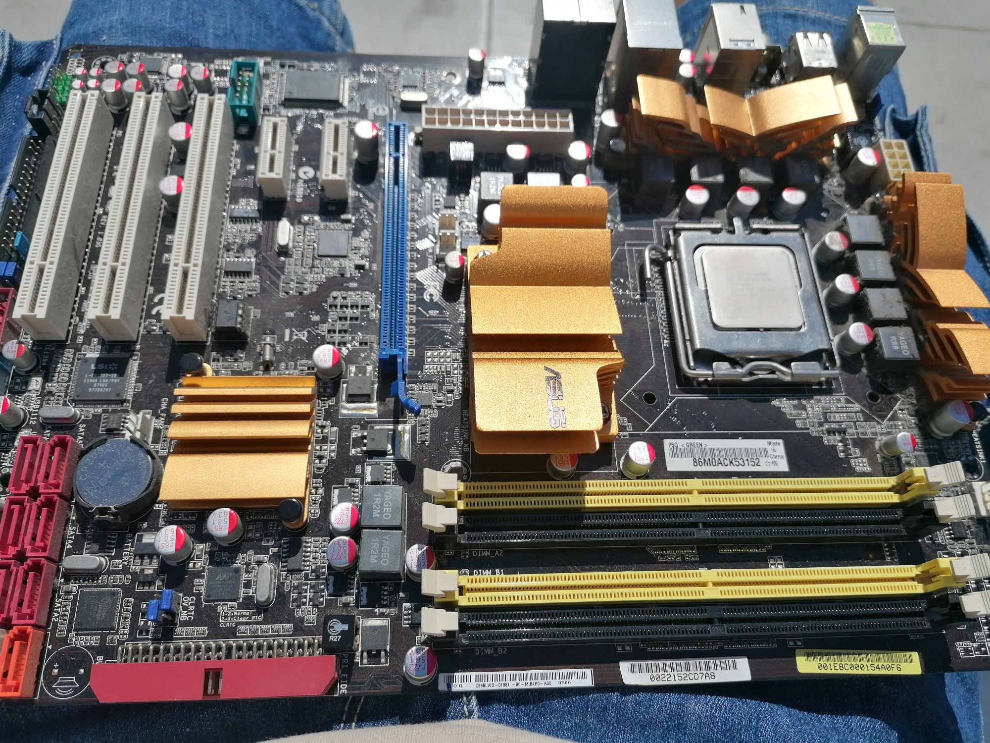 Motherbord ASUS com processador Intel m c 06