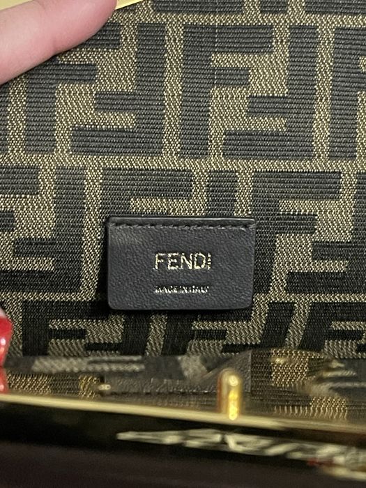 Сумка Fendi шоколадна