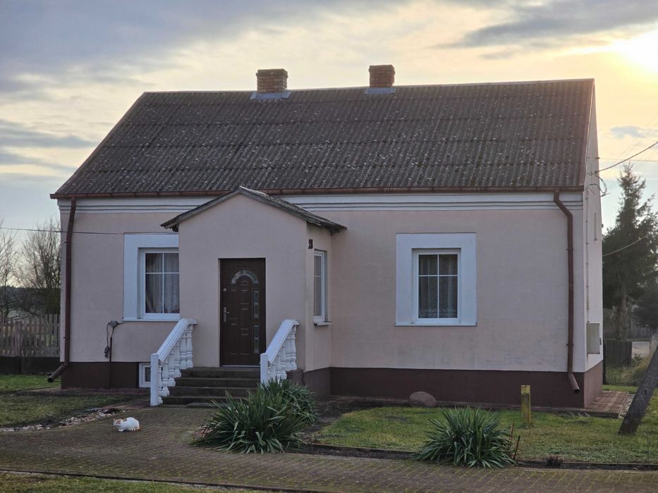 Dom parterowy 73m2 i budynki gospodarcze - Sieczków gm. Tuczępy