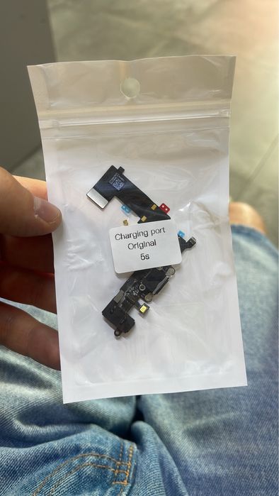 Шлейф зарядки iPhone 5S